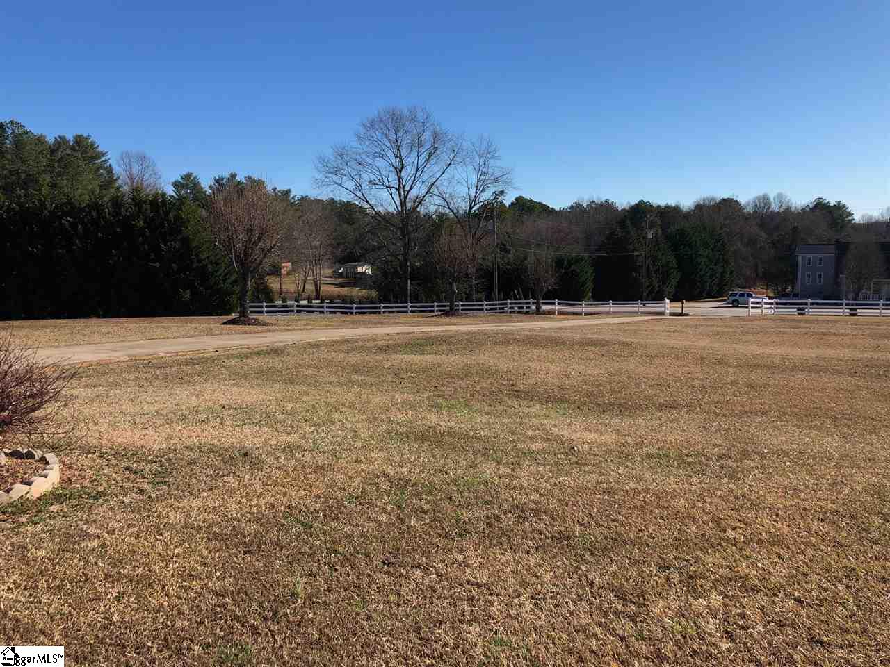 164 Loftis Road Travelers Rest, SC 29690 - Photo 5 of 35