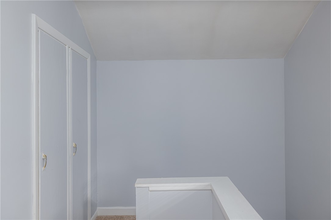 73 Pollard Avenue Rochester, NY 14612 - Photo 19 of 41