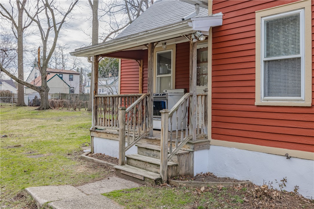 73 Pollard Avenue Rochester, NY 14612 - Photo 3 of 41