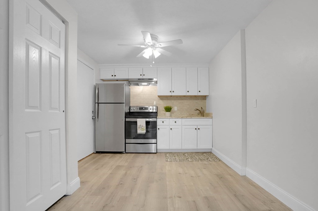 913 State Road, Unit 17 Plymouth, MA 02360 - Photo 4 of 15 Gallery Image 4