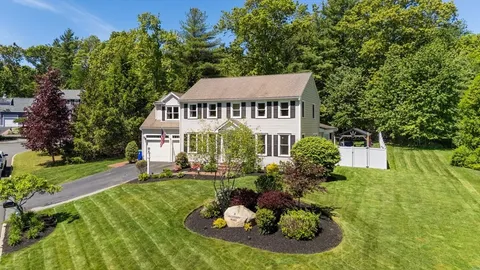 $899,900 | 5 Satucket Road, Rockland, MA 02370