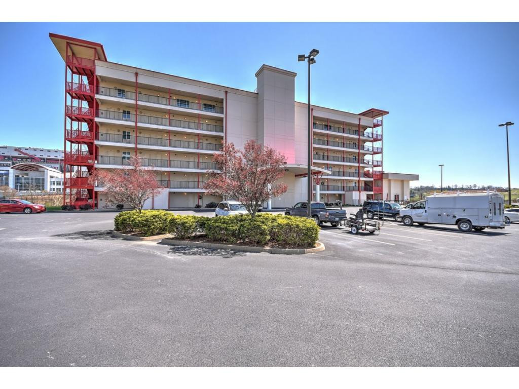 120 Raceday Centre, Unit 108 Bristol, TN 37620 - Photo 1 of 24 Photo 1