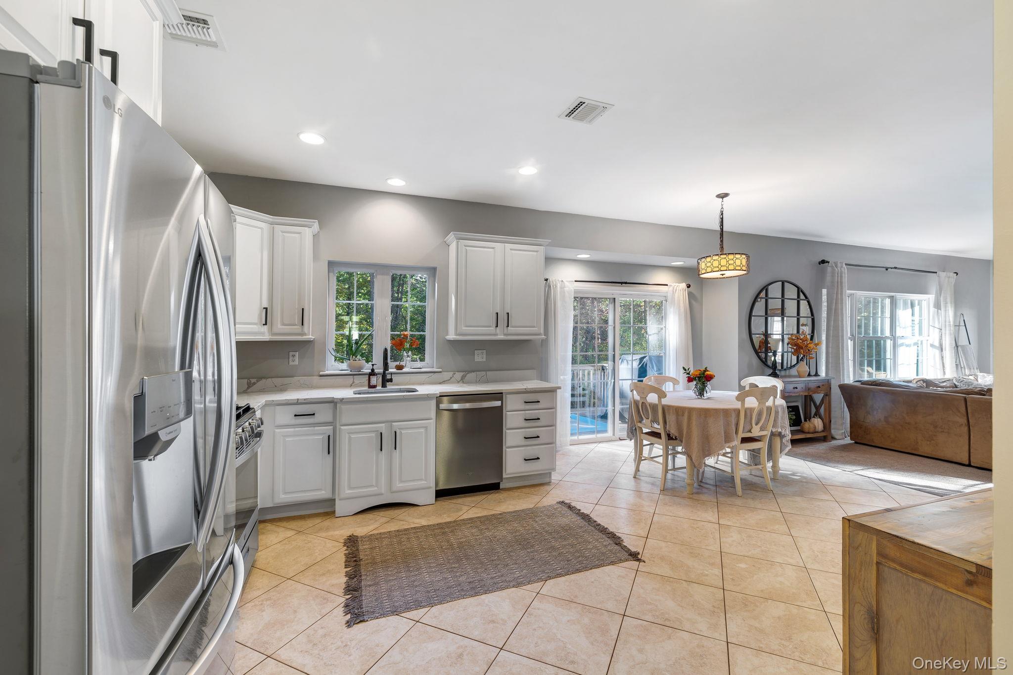 58 Red Maple Way New Windsor, NY 12553 - Photo 13 of 35