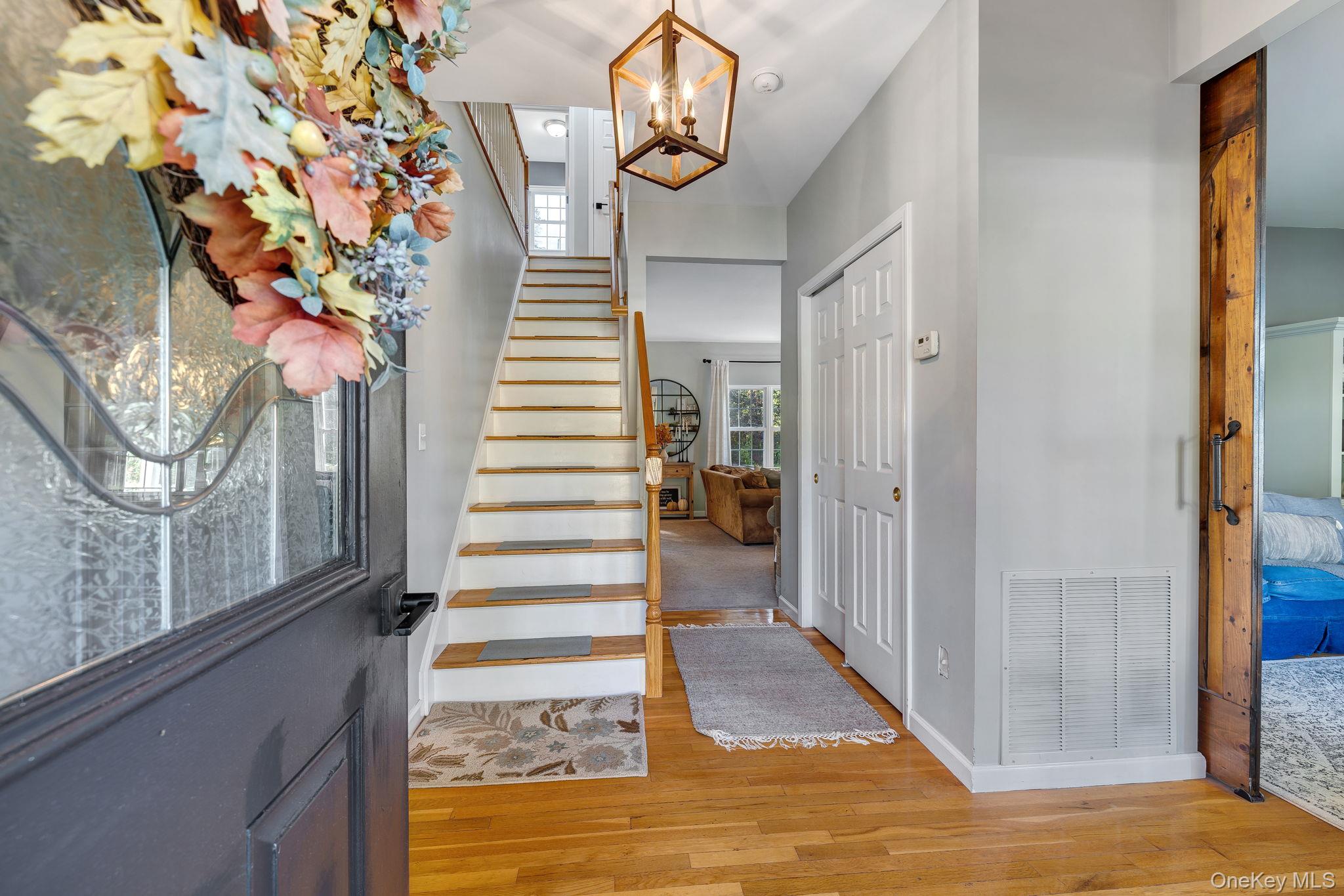 58 Red Maple Way New Windsor, NY 12553 - Photo 2 of 35