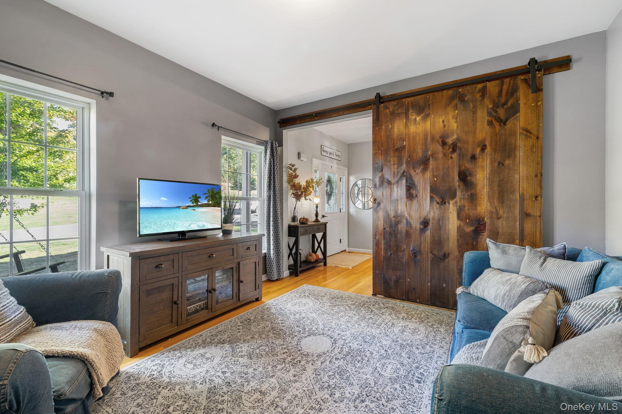 58 Red Maple Way New Windsor, NY 12553 - Photo 5 of 35