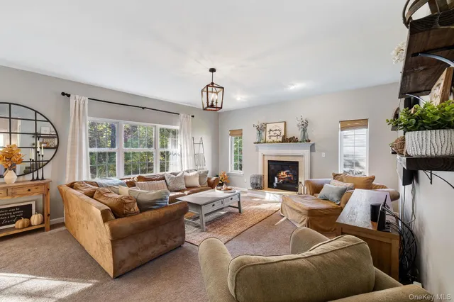 $630,000 | 58 Red Maple Way, New Windsor, NY 12553