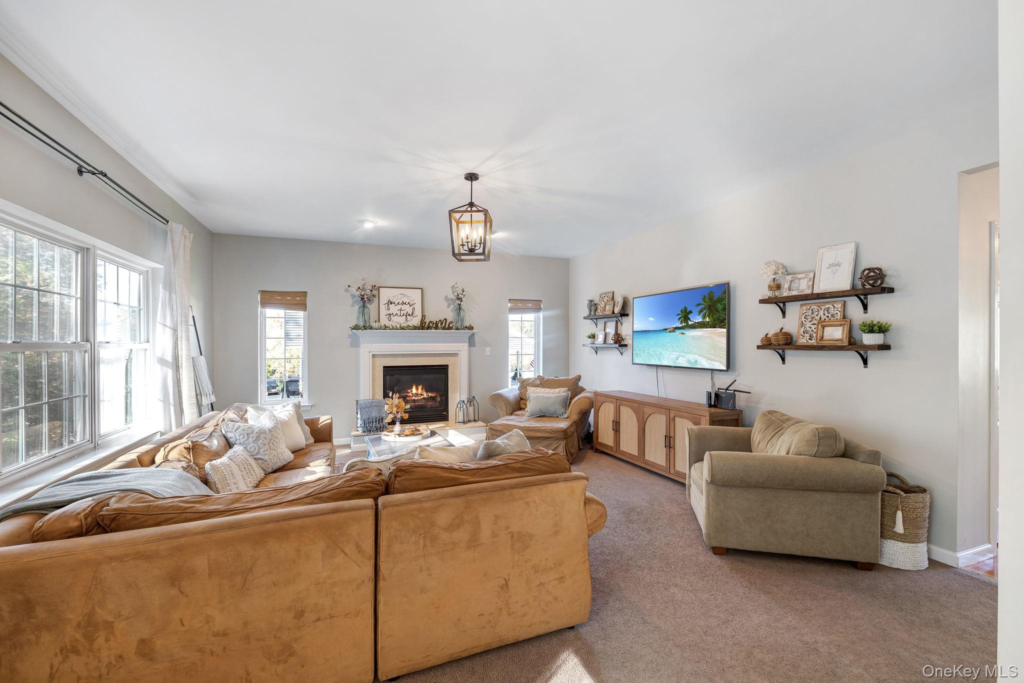 58 Red Maple Way New Windsor, NY 12553 - Photo 10 of 35