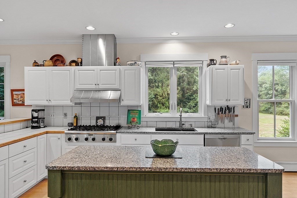36 Carlisle Road Acton, MA 01720 - Photo 20 of 37 Gallery Image 20
