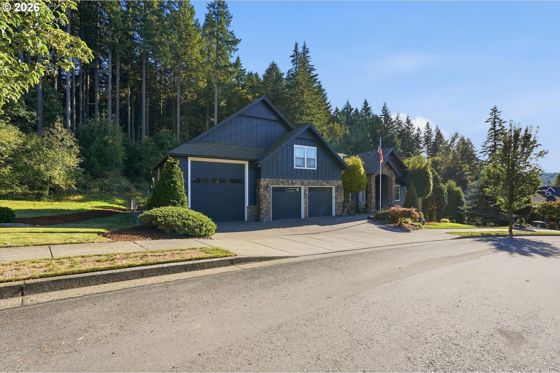 636 Southeast Gabbert Road Gresham, OR 97080 - Photo 2 of 48 Gallery Image 2