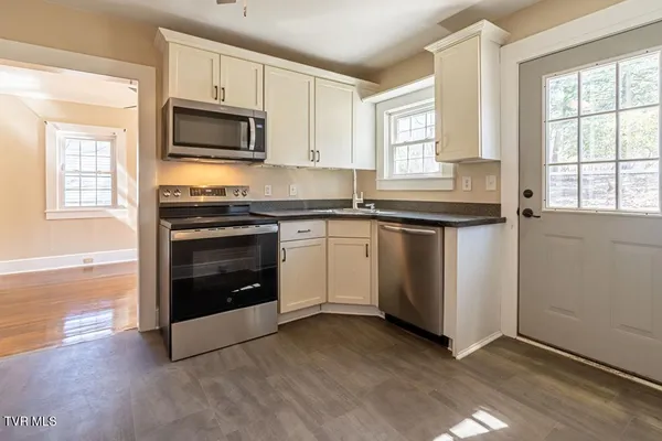 $349,900 | 30172 Hillman Highway, Meadowview, VA 24361