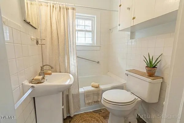 $329,900 | 30172 Hillman Highway, Meadowview, VA 24361