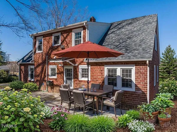 $329,900 | 30172 Hillman Highway, Meadowview, VA 24361