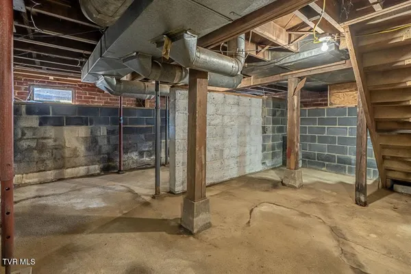 $349,900 | 30172 Hillman Highway, Meadowview, VA 24361