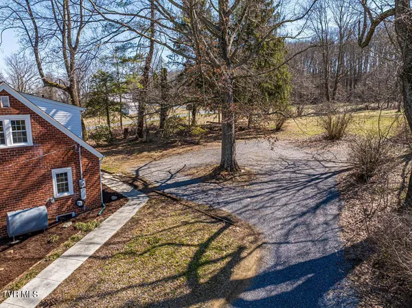 $349,900 | 30172 Hillman Highway, Meadowview, VA 24361