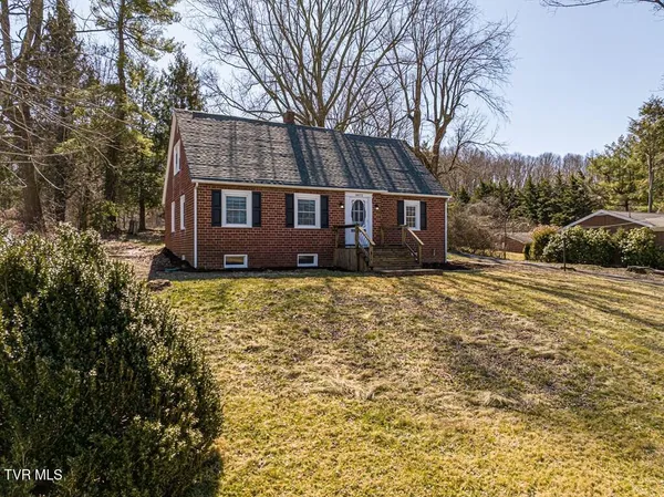 $349,900 | 30172 Hillman Highway, Meadowview, VA 24361