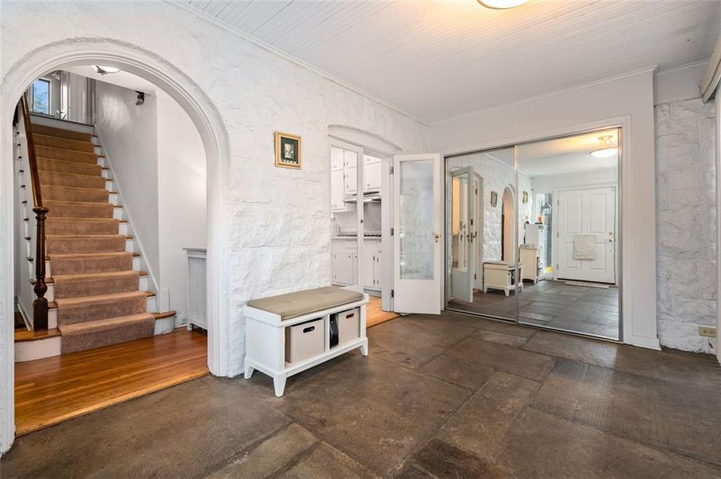 5454 Kipling Road Pittsburgh, PA 15217 - Photo 3 of 25 Gallery Image 3