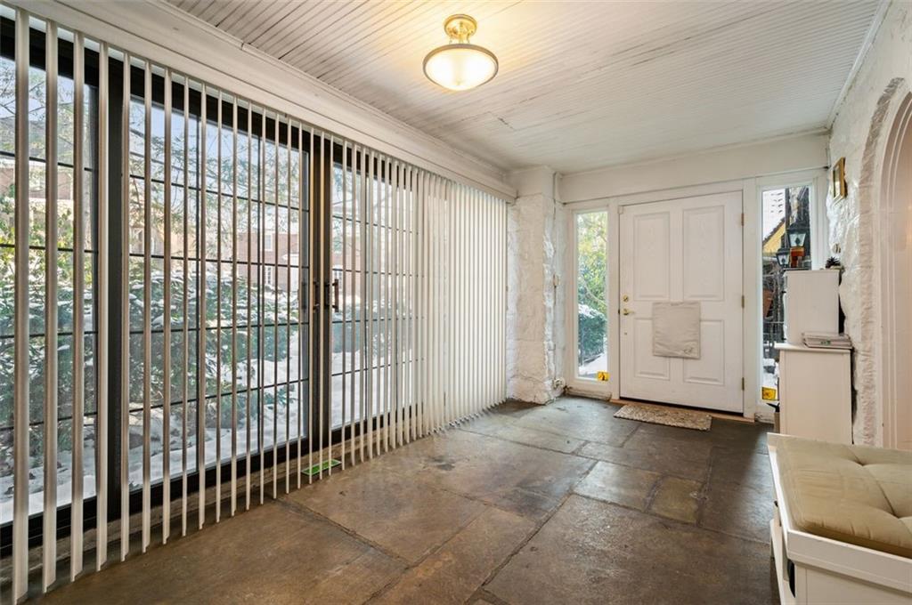 5454 Kipling Road Pittsburgh, PA 15217 - Photo 4 of 25 Gallery Image 4
