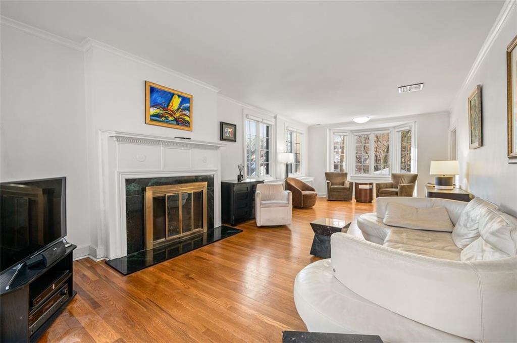 5454 Kipling Road Pittsburgh, PA 15217 - Photo 8 of 25 Gallery Image 8