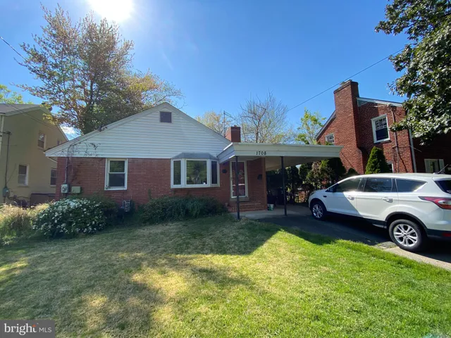 $3,500 | 1708 North Roosevelt Street, Arlington, VA 22205