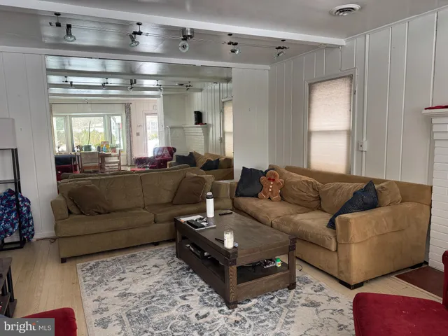 $3,500 | 1708 North Roosevelt Street, Arlington, VA 22205