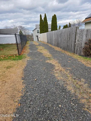 $1,895 | 5 Maple Street, East Greenbush, NY 12144