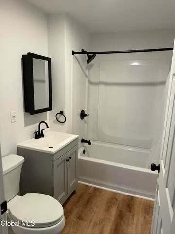 $1,895 | 5 Maple Street, East Greenbush, NY 12144