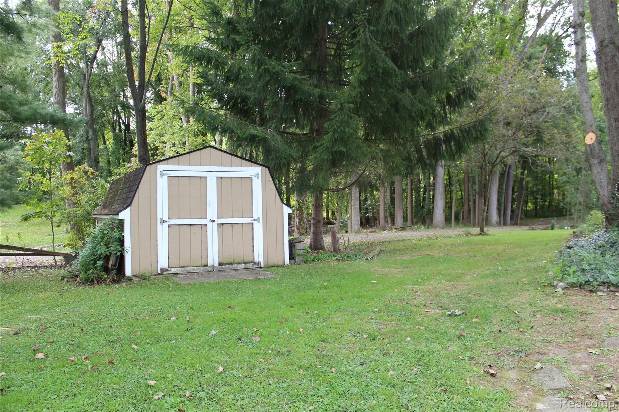 528 Argentine Road Howell, MI 48843 - Photo 10 of 41 IMG_2067.JPG