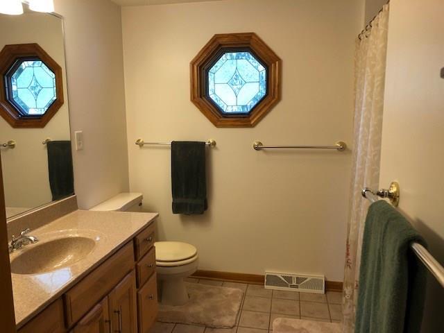 102 Freedom Road Butler, PA 16001 - Photo 17 of 20 Spacious full bath on main floor.