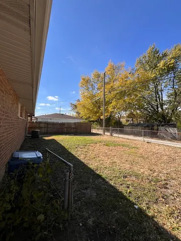 $2,750 | 5220 State Road, Burbank, IL 60459