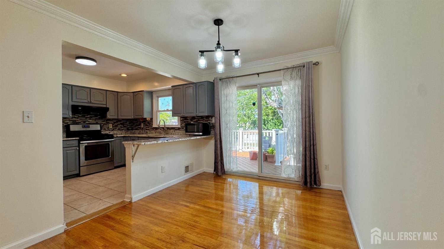 19 Library Place Edison, NJ 08820 - Photo 6 of 25