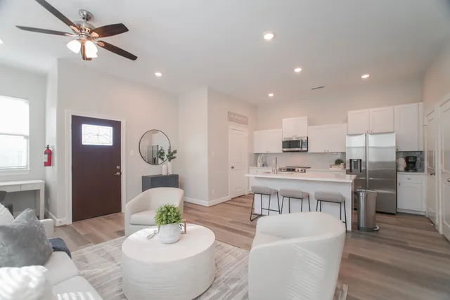 $2,450 | 504 Nursery Road, Unit 3206, The Woodlands, TX 77380