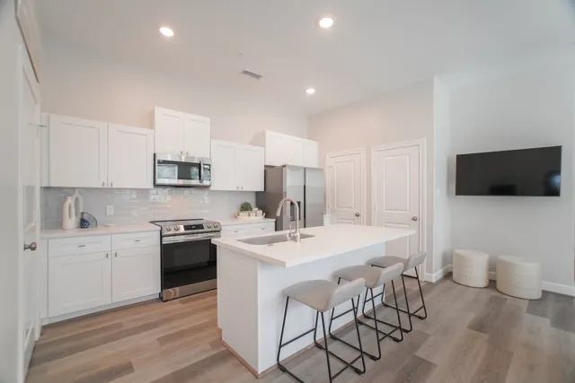 $2,450 | 504 Nursery Road, Unit 3206, The Woodlands, TX 77380