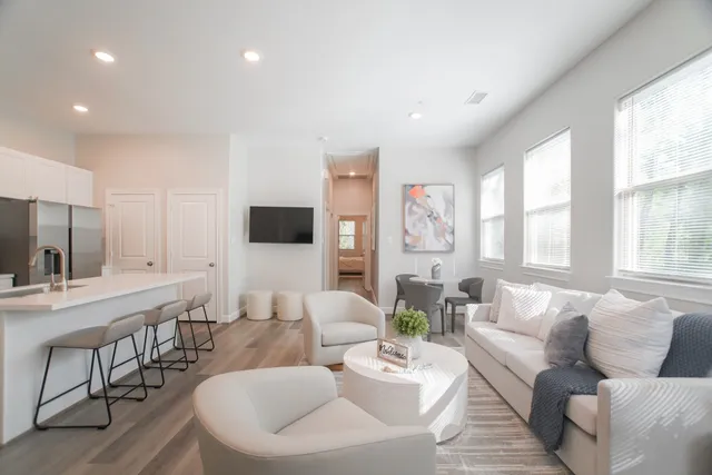 $2,450 | 504 Nursery Road, Unit 3206, The Woodlands, TX 77380