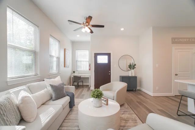 $2,450 | 504 Nursery Road, Unit 3206, The Woodlands, TX 77380