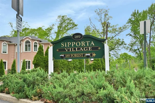 $450,000 | 189 Forest Avenue, Unit 112, Paramus, NJ 07652