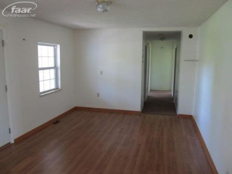 3598 Mackin Road Flint, MI 48504 - Photo 5 of 28 20114191-4.JPG
