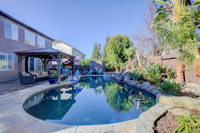 $879,950 | 621 Bouma Lane, Ripon, CA 95366