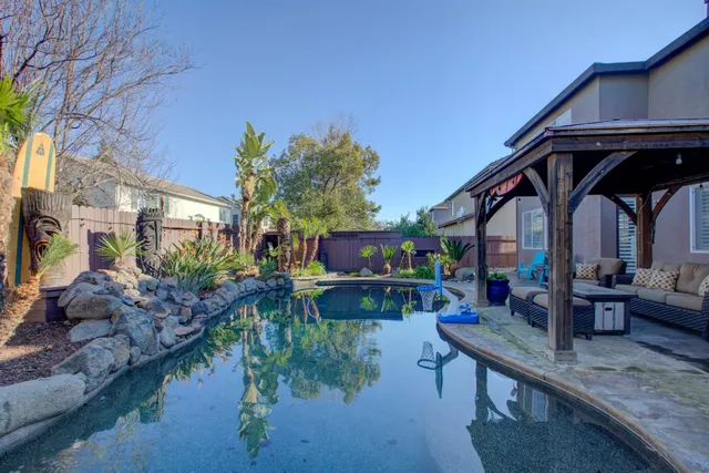 $879,950 | 621 Bouma Lane, Ripon, CA 95366