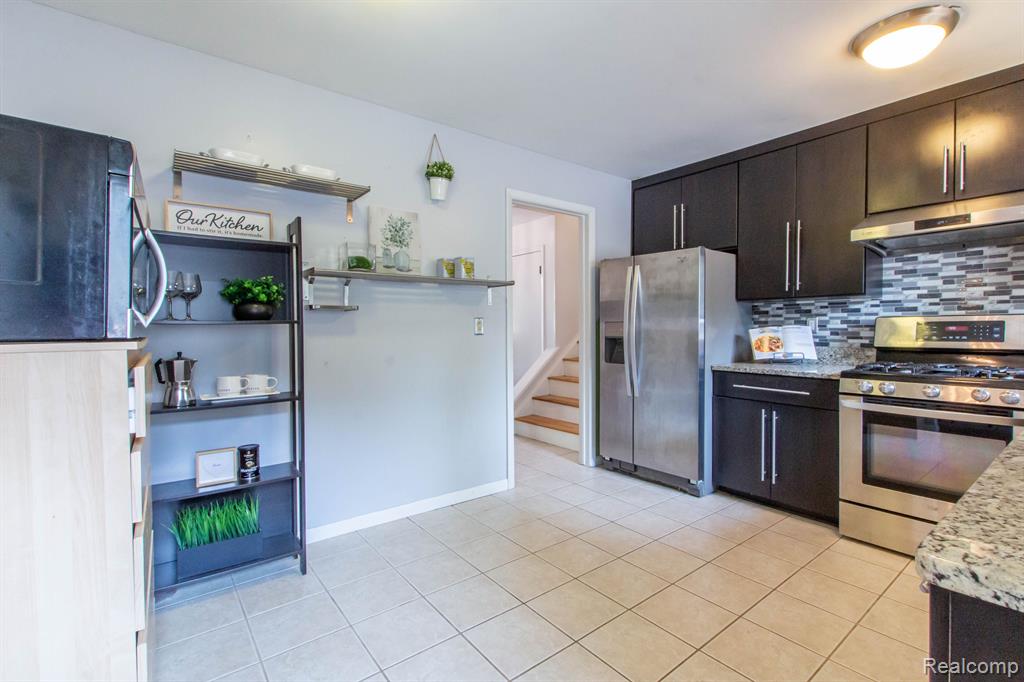 22582 Winfield Road Novi, MI 48375 - Photo 11 of 31