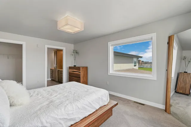 $431,900 | 400 Donald Driver Way, Unit 4, Green Bay, WI 54303