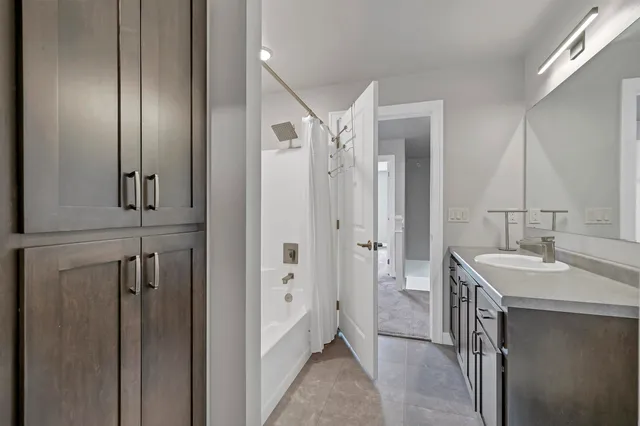 $431,900 | 400 Donald Driver Way, Unit 4, Green Bay, WI 54303