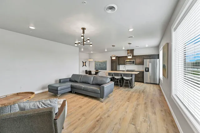 $431,900 | 400 Donald Driver Way, Unit 4, Green Bay, WI 54303