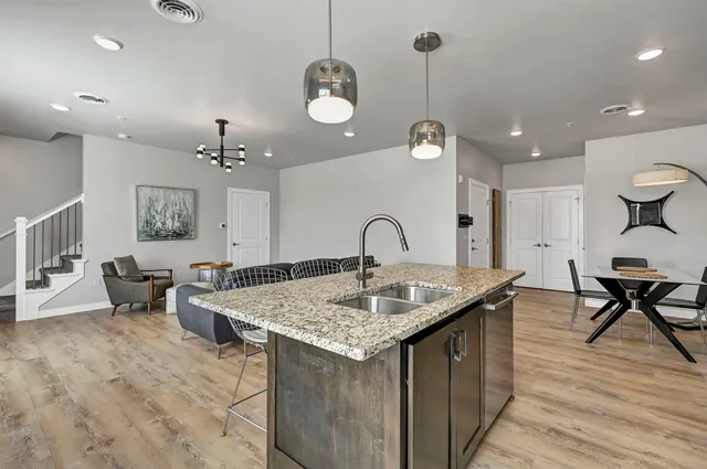 $431,900 | 400 Donald Driver Way, Unit 4, Green Bay, WI 54303