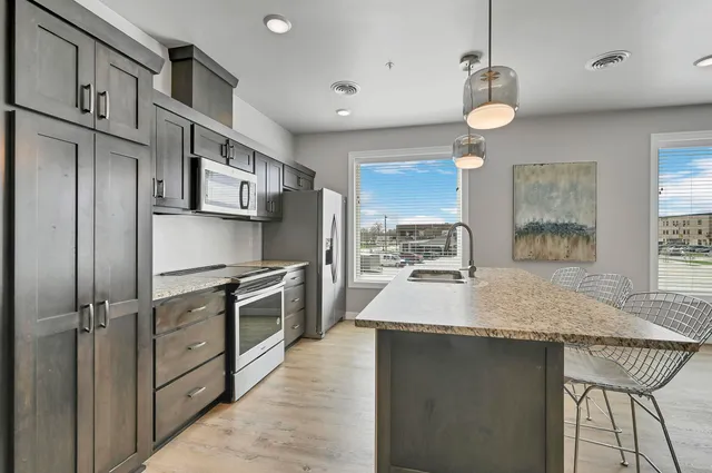 $431,900 | 400 Donald Driver Way, Unit 4, Green Bay, WI 54303