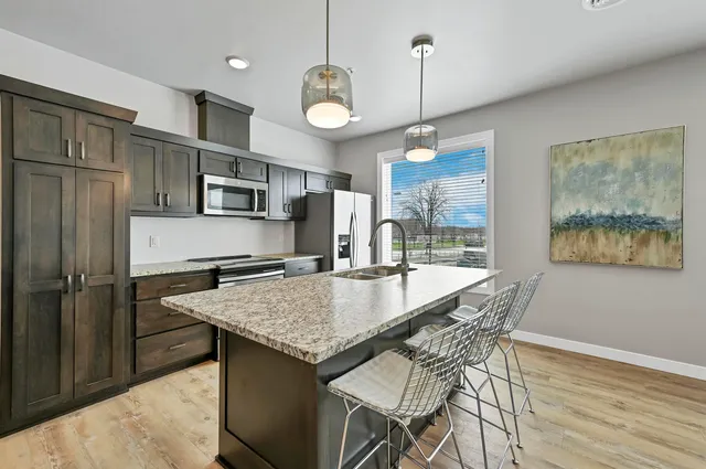 $431,900 | 400 Donald Driver Way, Unit 4, Green Bay, WI 54303