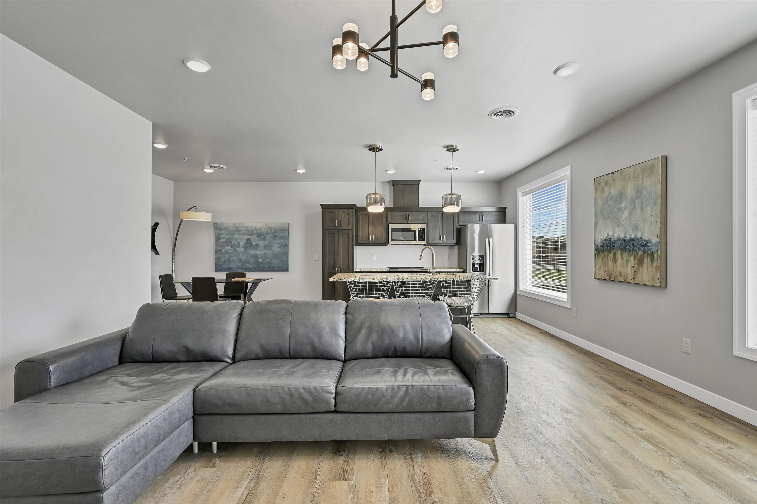 400 Donald Driver Way, Unit 4 Green Bay, WI 54303 - Photo 5 of 43