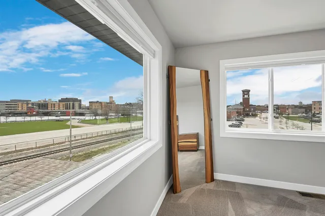 $431,900 | 400 Donald Driver Way, Unit 4, Green Bay, WI 54303