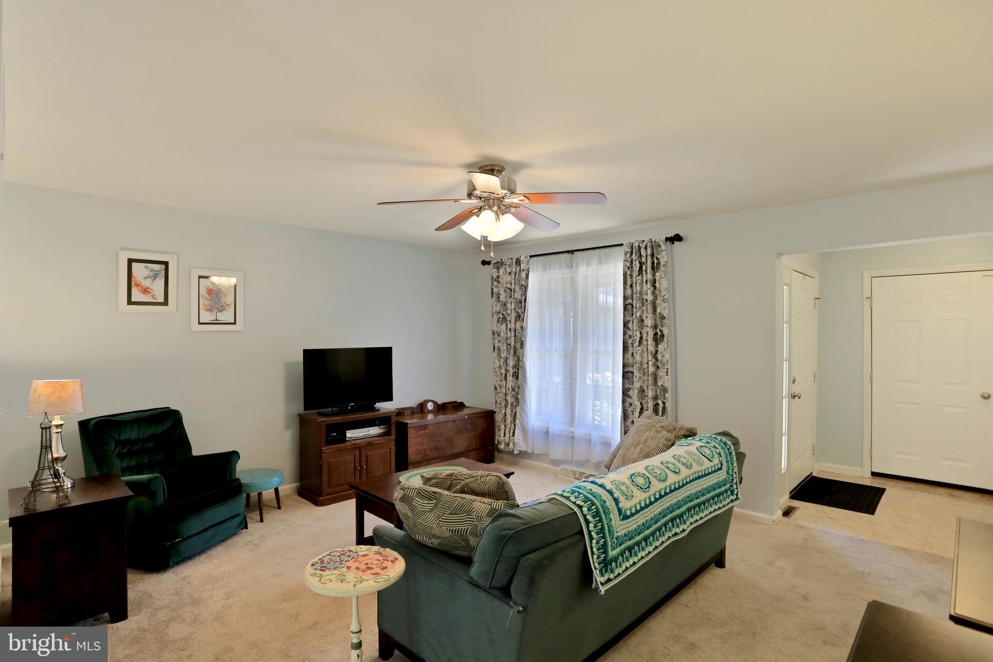 109 Oak Crossing Dallastown, PA 17313 - Photo 5 of 38