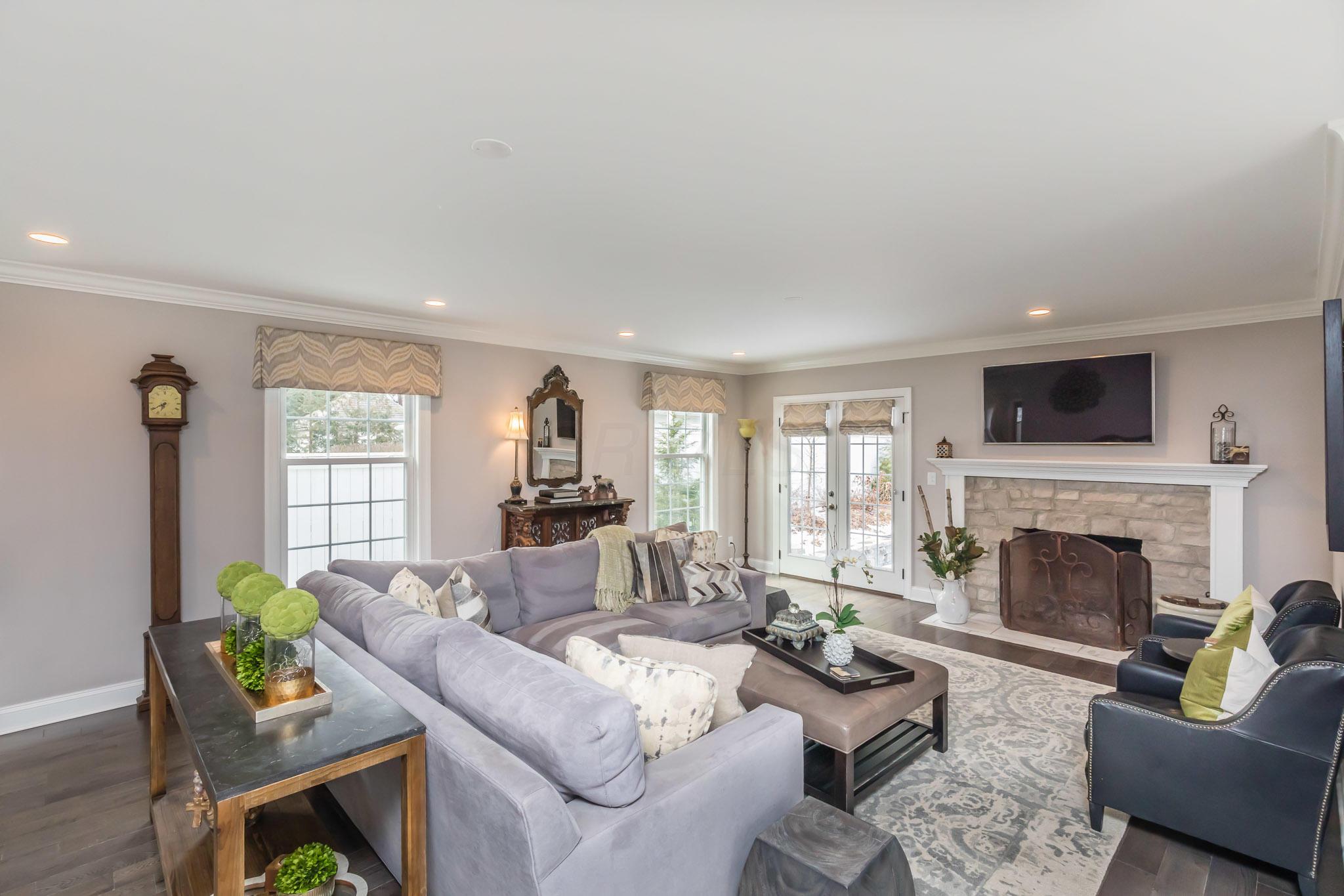 2338 Abington Road Columbus, OH 43221 - Photo 4 of 55