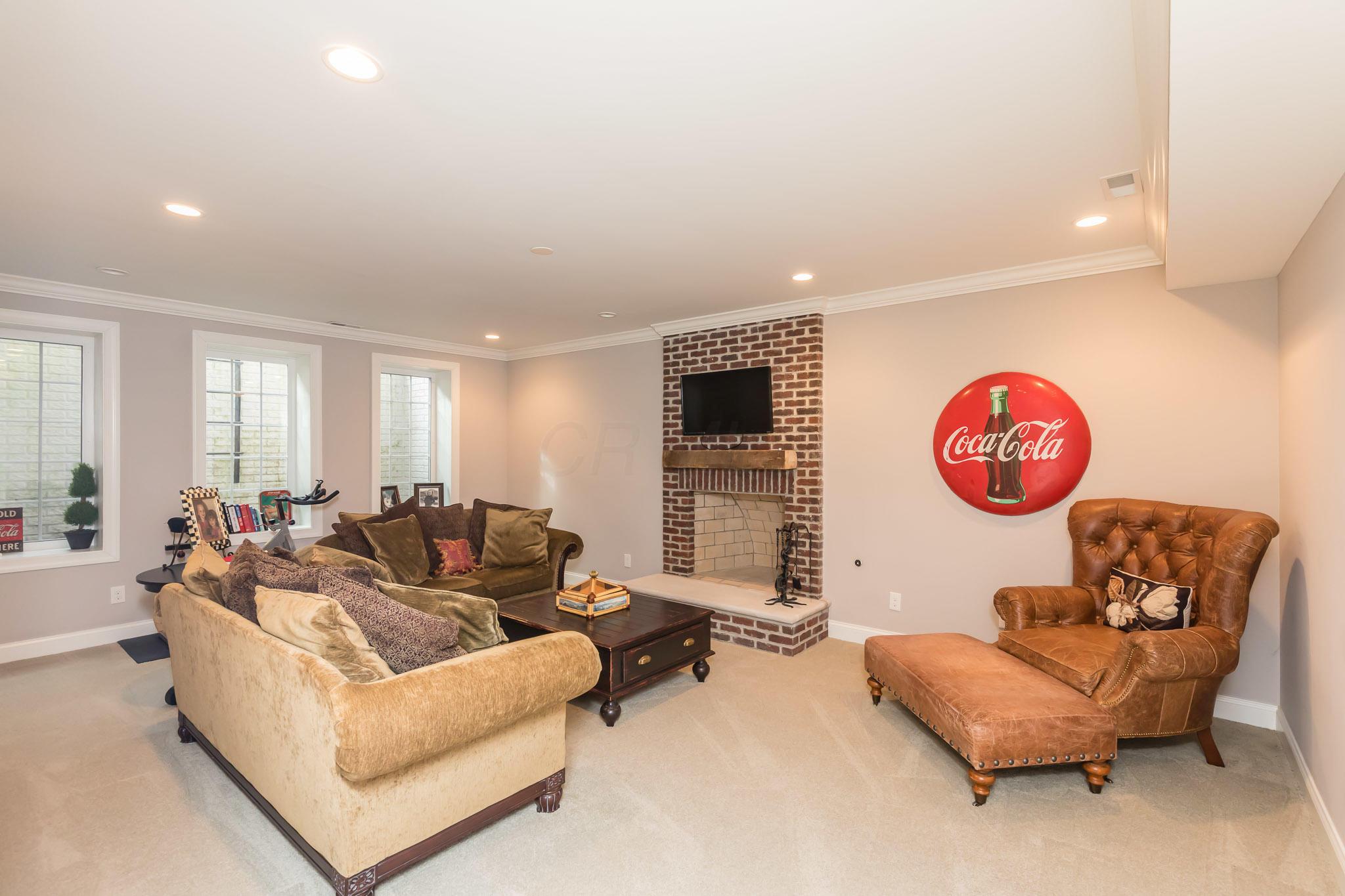 2338 Abington Road Columbus, OH 43221 - Photo 49 of 55